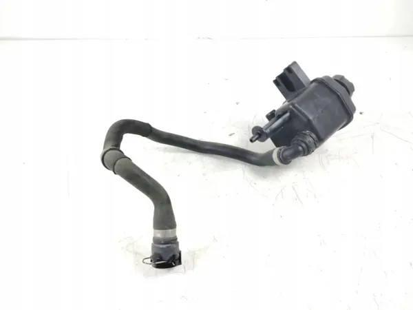 BMW X5 F15 2017 Jäähdytysnesteen laajennussäiliö OEM 7591214 image 3