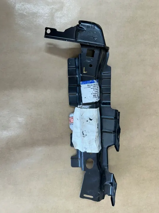 Vänster fram skärmstöd Ford Focus MK3 1867308 image 2