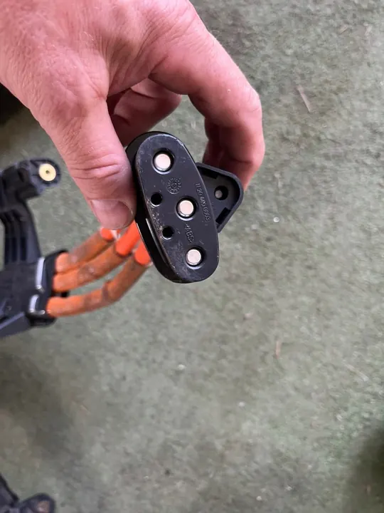 MERCEDES E 213 HYDRID KABEL A2135400738 image 2