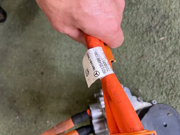 MERCEDES E 213 HYDRID KABEL A2135400738 image 3