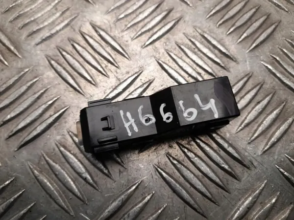 USB-Eingabegerät Toyota C-HR II 2024 OEM 86190F4020 image 3