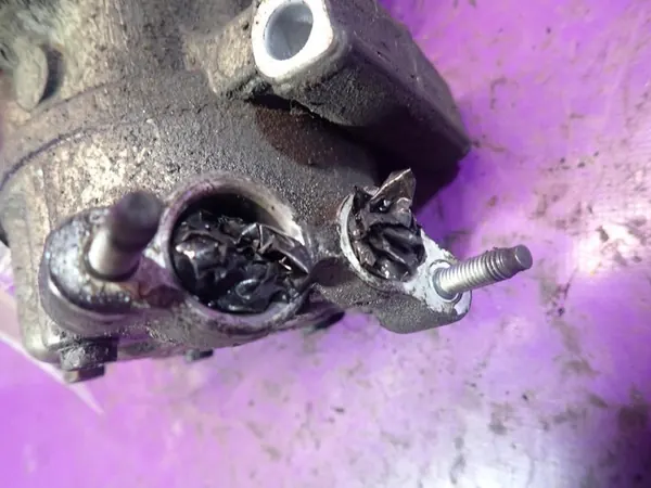 Compressore Aria Condizionata PEUGEOT 206 02-09 1.4 9646273880 image 5