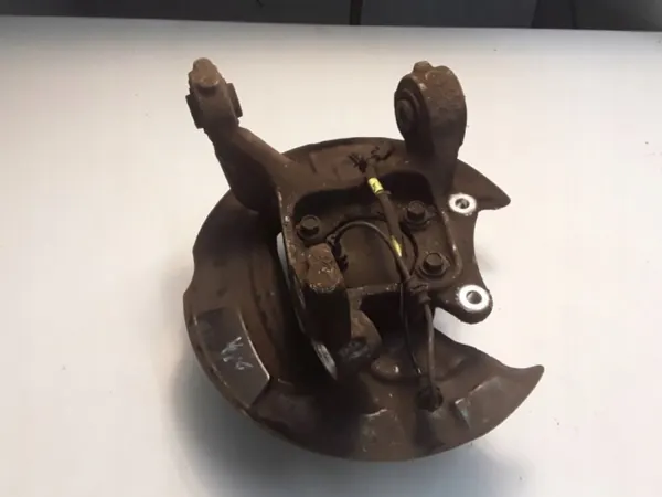 Ford Galaxy Taka pyörännavan OEM 2306523 - Käytetty image 4