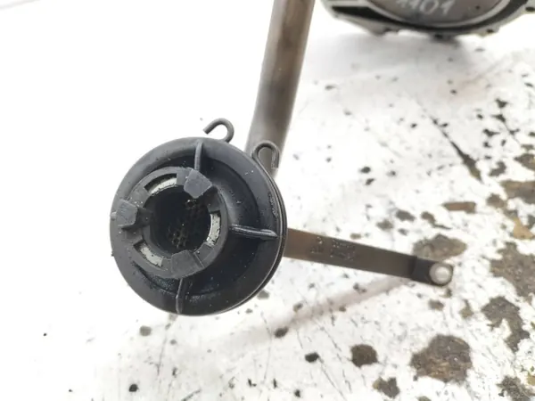 Pompe à huile OEM 074115109B pour Volvo V70 II 2.5 TDI image 4