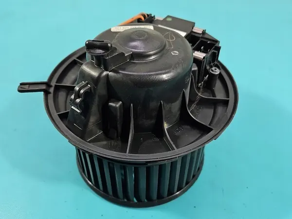 Ventilador VW Passat B7 3C1820015Q image 4