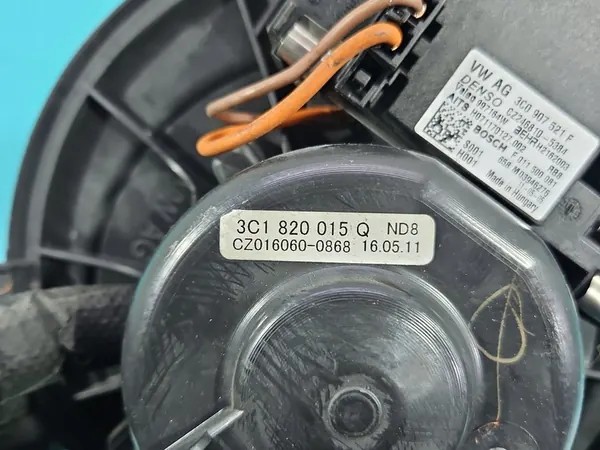 Ventilador VW Passat B7 3C1820015Q image 7