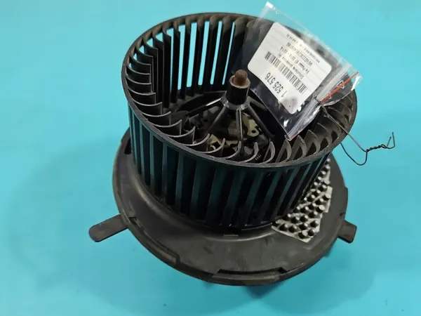 Ventilador VW Passat B7 3C1820015Q image 8
