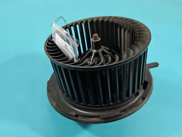 Ventilador VW Passat B7 3C1820015Q image 9