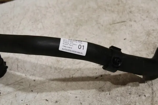 Durite d'eau OEM 8W0122055L pour Audi A4 S4 B9 2018 image 4