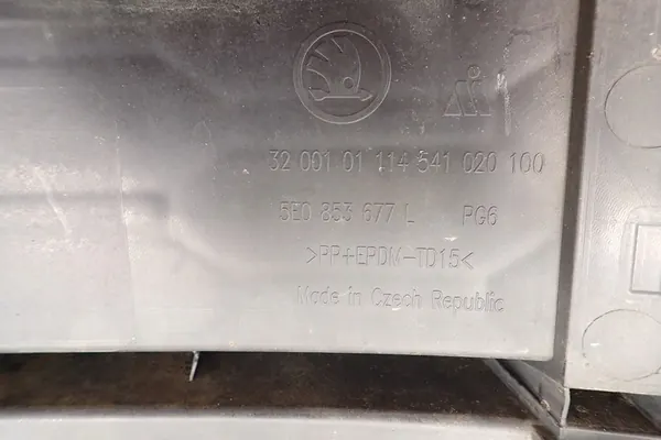 SKODA OCTAVIA III LIFT 16- Griglia Paraurti Anteriore 5E0853677L image 8