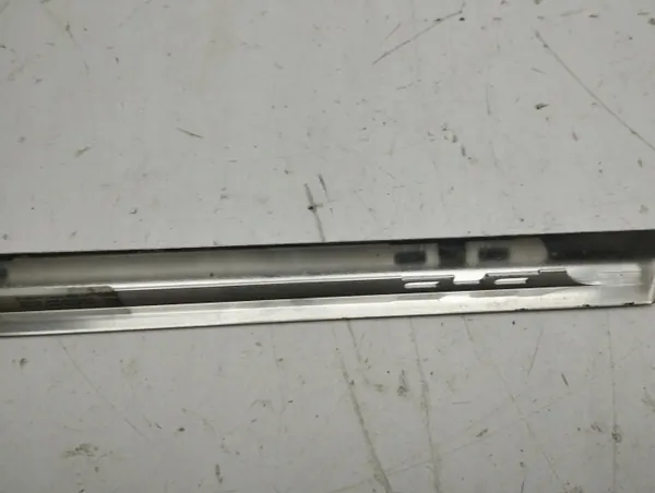 Audi A6 C7 bakrutslist vänster OEM 4G5853345D image 10