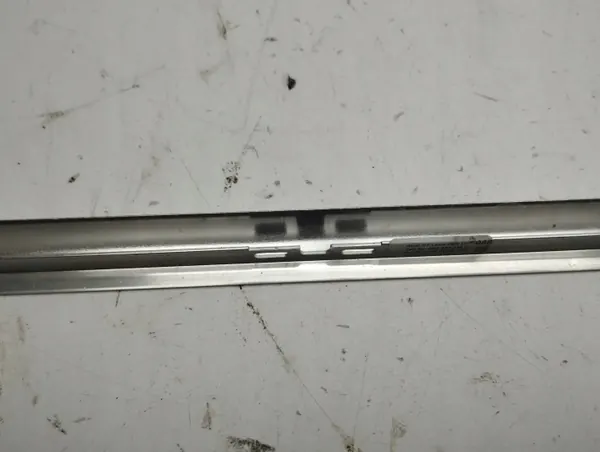 Audi A6 C7 bakrutslist vänster OEM 4G5853345D image 7