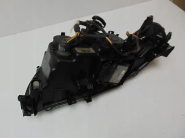 Oikea etu Xenon-ajovalo Volvo V70 II Lift image 9