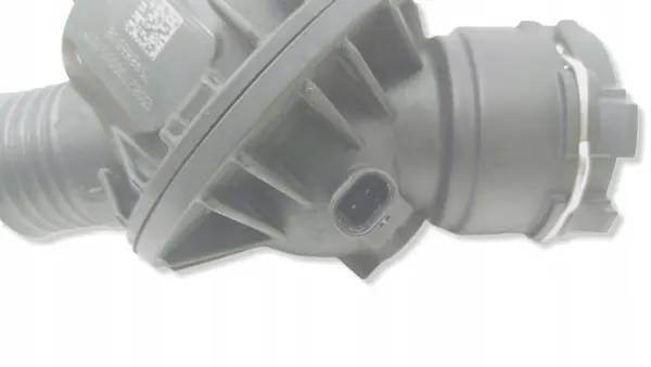 Termóstato BMW OEM 7598865 para X5 F15 - Usado image 4
