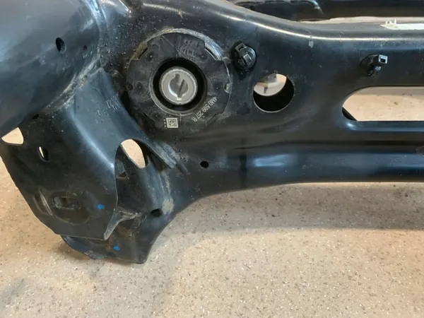 Estrutura Auxiliar Traseira Audi Q7 4M 2017 OEM 4M0500025 image 4