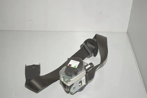 Front Right Seat Belt BMW F40 image 3