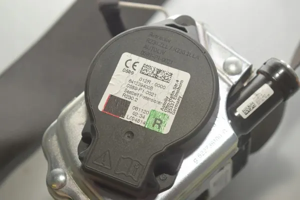 Front Right Seat Belt BMW F40 image 4