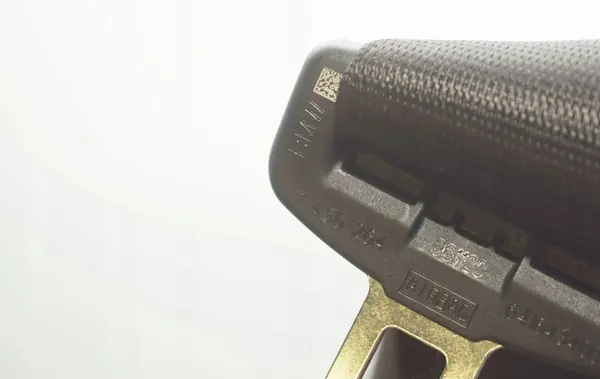 Front Right Seat Belt BMW F40 image 5