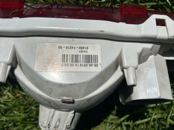 Lanterna de neblina traseira Toyota CHR 16- OEM 81480-F4010 image 3