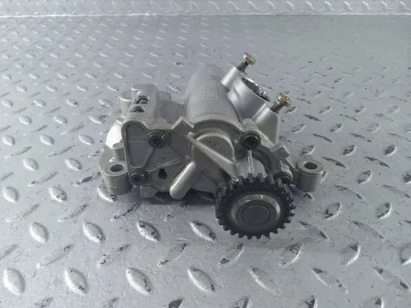 Gebruikte oliepomp OEM 06H115105BL VW Passat B8 image 3