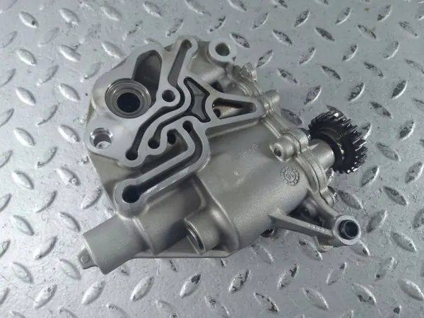 Gebruikte oliepomp OEM 06H115105BL VW Passat B8 image 6