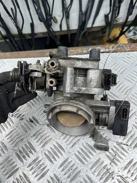 BMW E39 2.0 Drosselklappe image 3