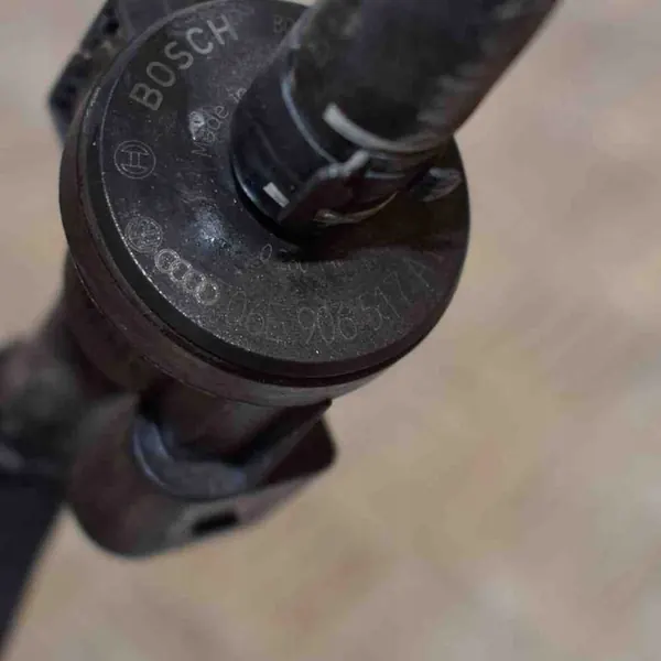 Válvula eletromagnética Audi A6 (4F2, C6) 3.2L OEM image 6