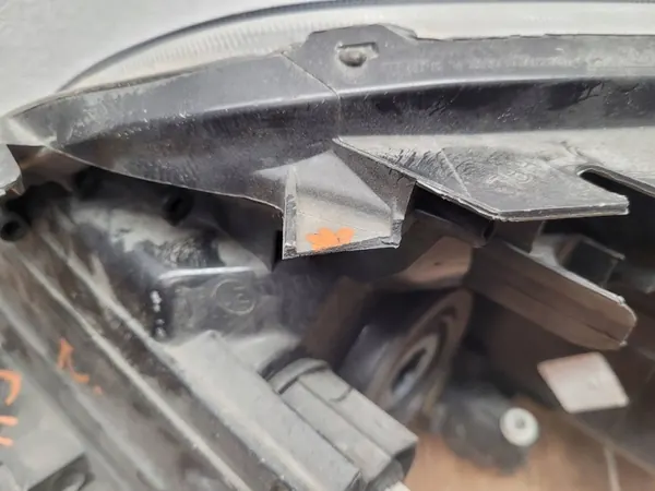 Toyota Auris I Faro Derecho Delantero image 10