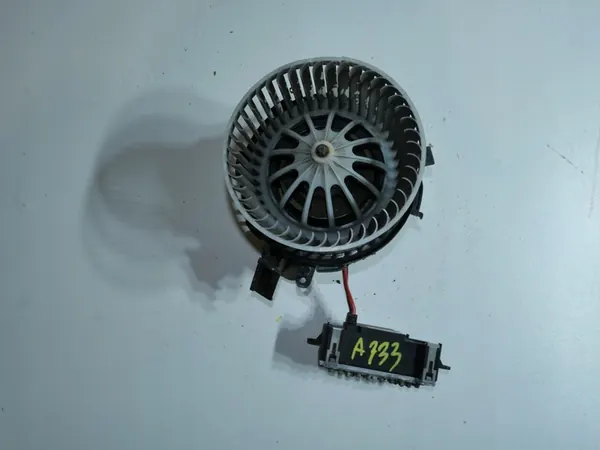 Värmemotor AUDI A5 (8T3) 2.7L diesel 2007 8K0820521 image 2