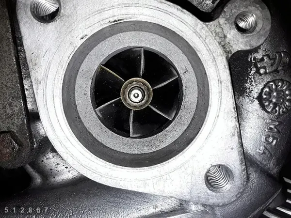 Turbocompressor Nissan usado para Almera 2001 2200TD image 3