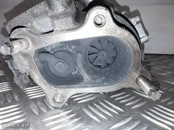 Turbocompressor Nissan usado para Almera 2001 2200TD image 9