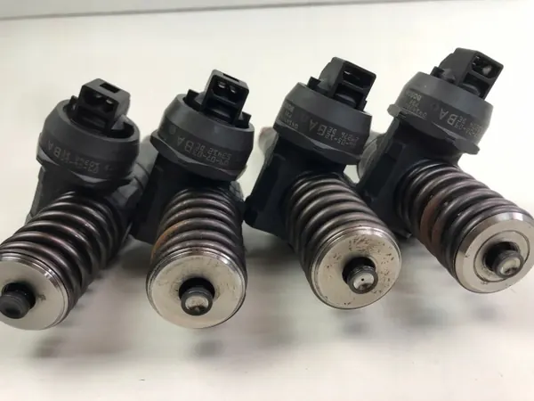 Bosch ruiskutusmäntä OEM 041472215 image 10