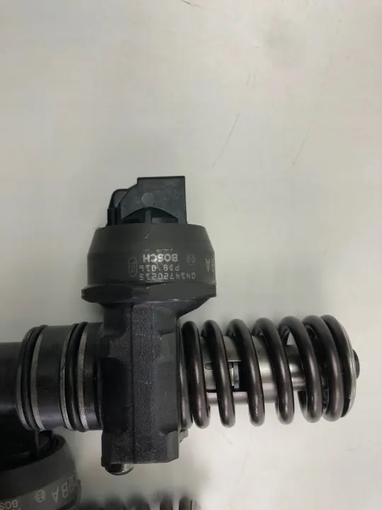 Bosch ruiskutusmäntä OEM 041472215 image 5
