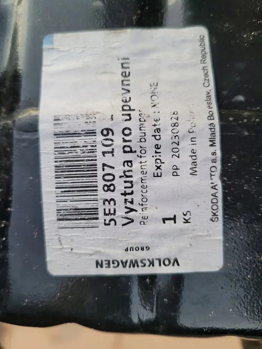 Etupuskuri Skoda Octavia IV 4 5E3807109L image 8