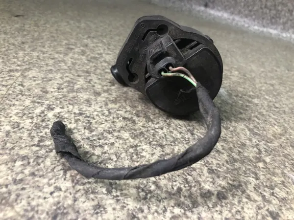 Auxiliary Water Pump BOSCH Mercedes W211 W164 W219 W251 image 3