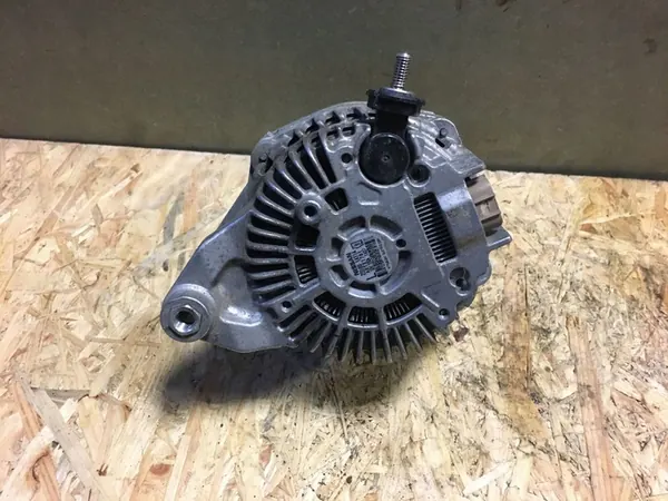 Nissan Navara D40 Alternator image 4