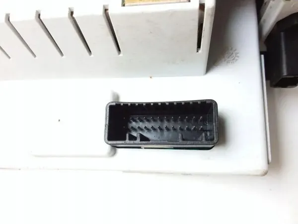 Écran de navigation Renault OE OEM 8200307273 image 3