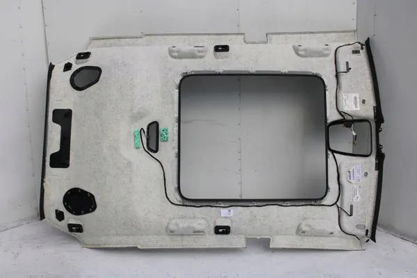Audi RSQ8 Kattoikkunaverho OEM 4M8867506C - Musta image 10