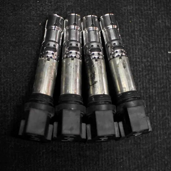 Conjunto de bobinas de ignição VW Golf VI 1.4L 036905100B image 2