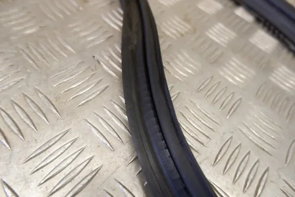 Türdichtung Lexus IS III XE30 OEM 6446153030 - Gebraucht image 6