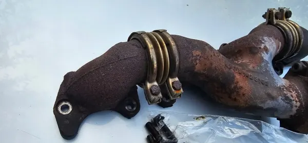 Mercedes M119 Abgaskrümmer OEM 1191429102 image 3