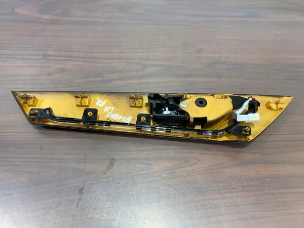 Poignée intérieure arrière Subaru Ascent OEM 94246XC02A image 7