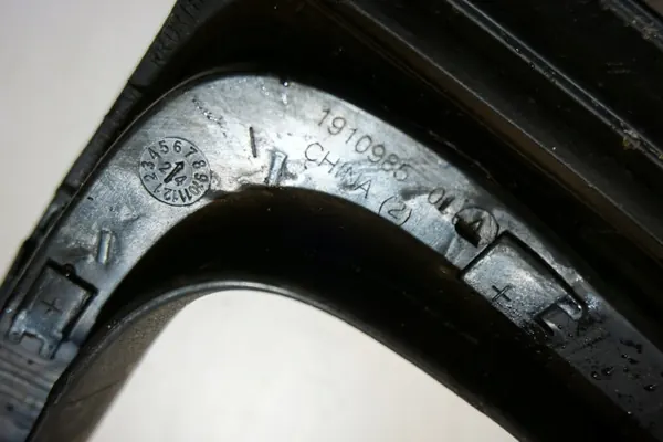 Joint de vitre avant Tesla Model 3 OEM 1910985 image 3