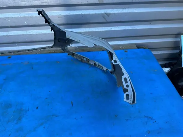 Audi Q2 S-line framstötfångare OEM 81A807437G image 8