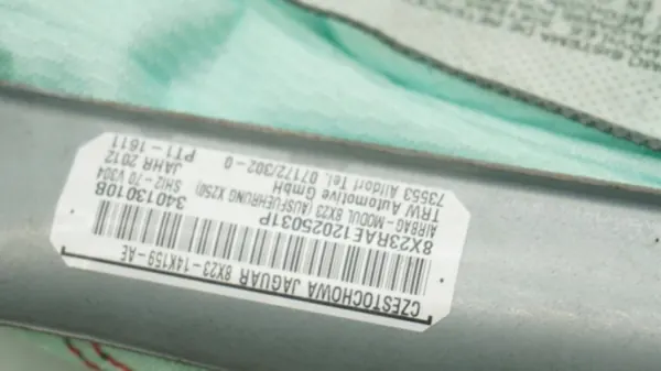Jaguar XF X250 oikea verhoilmatyyny OEM 34013010B image 7