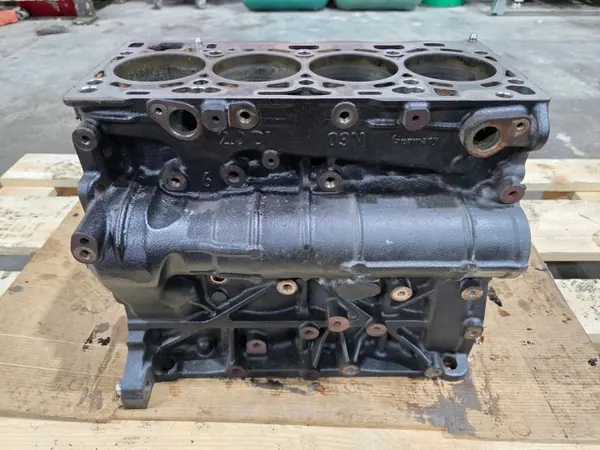 Bloco motor OEM 03N023A 8/26 para 2.0 TDI CRL image 2