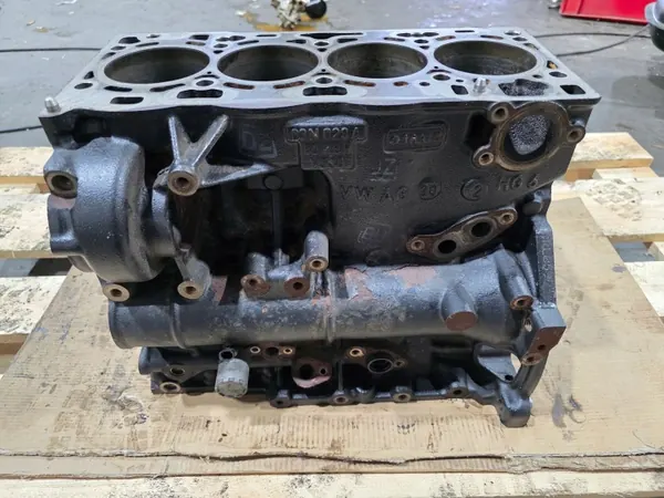 Bloco motor OEM 03N023A 8/26 para 2.0 TDI CRL image 3