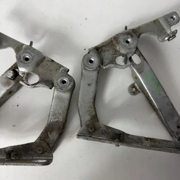 Motorhuve gångjärn set Mercedes E W211 OEM 2118800128 image 10
