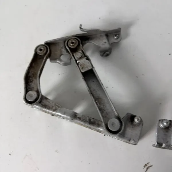 Motorhuve gångjärn set Mercedes E W211 OEM 2118800128 image 4