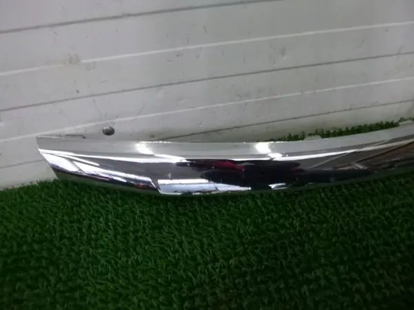 DACIA SANDERO I 08-12 Front Grille Chrome OE image 2